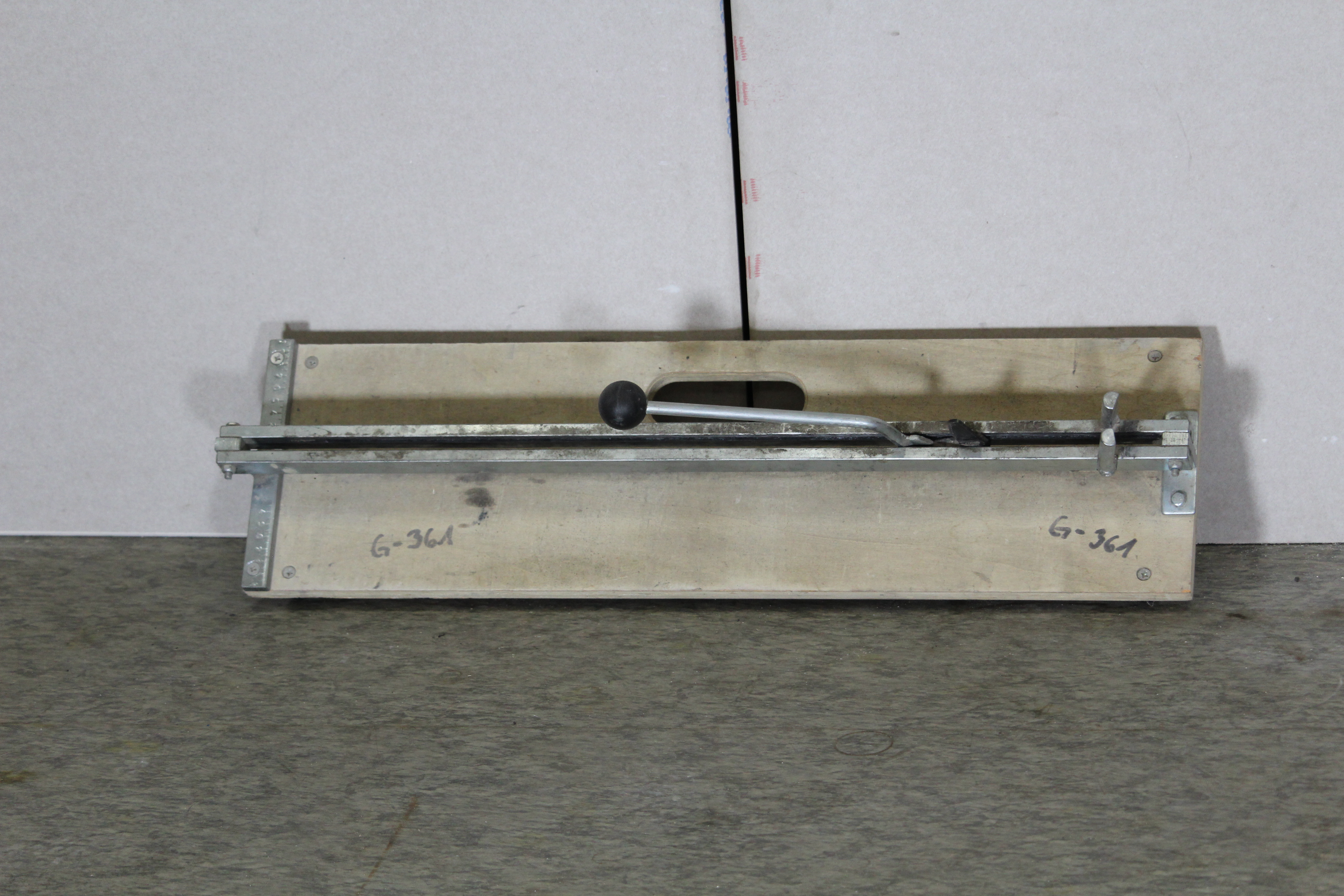 Fliesenschneider Metallplatte