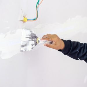 Zubehör (Schrauben, Spachtelmasse, Abhänger, Ansetzgips, Bewehrungsstreifen)